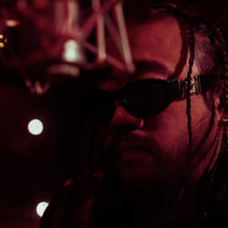 Suri (feat. Vince Nantes)