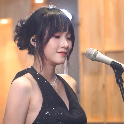 Julie in Love