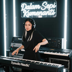 Dalam Sepi Kumenanti