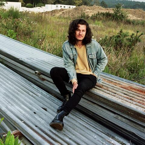 Benny Tipene