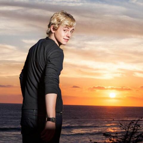 Ross Lynch