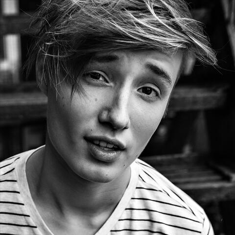 Isac Elliot