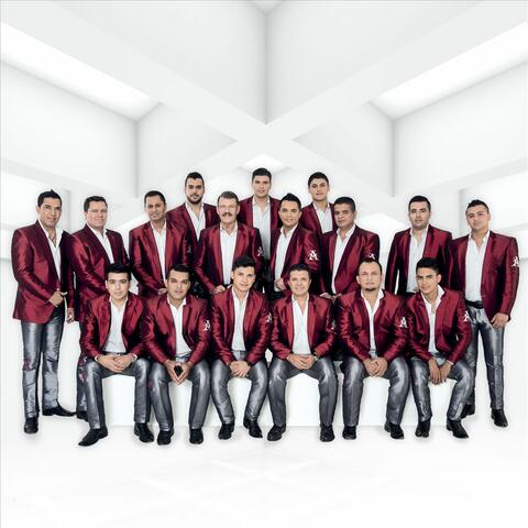 La Arrolladora Banda el Limón de René Camacho