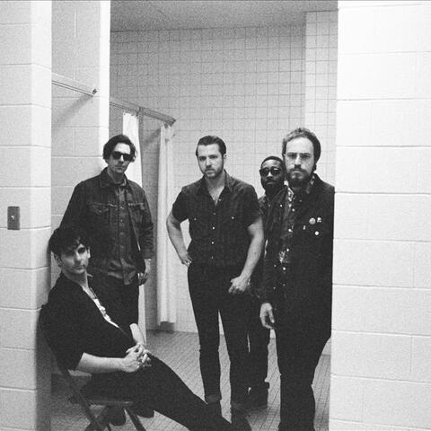 Low Cut Connie