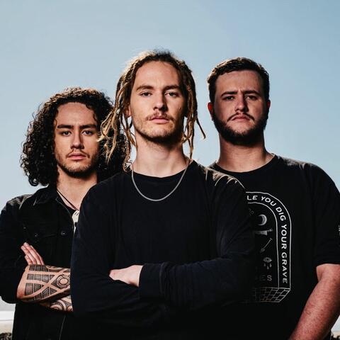 Alien Weaponry