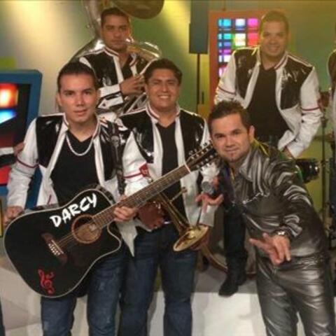 Roberto Junior y Su Bandeño