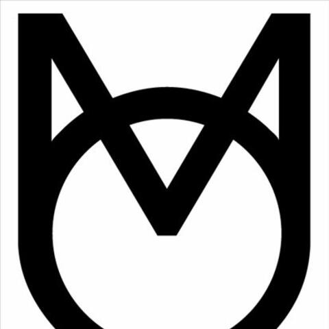 Mo