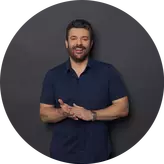 Image of Chris Young