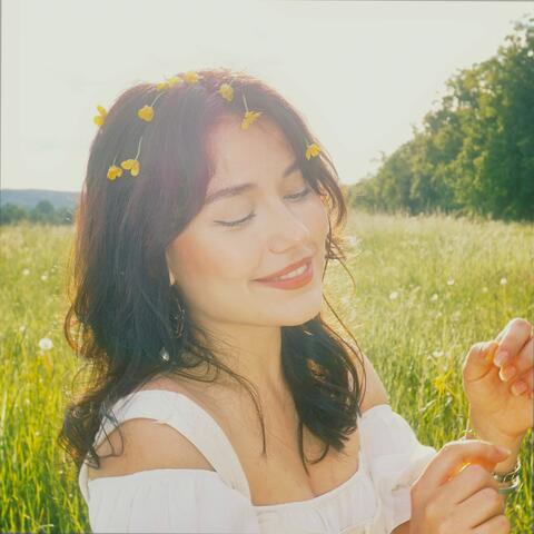 gülüşünde bi' şey var album art
