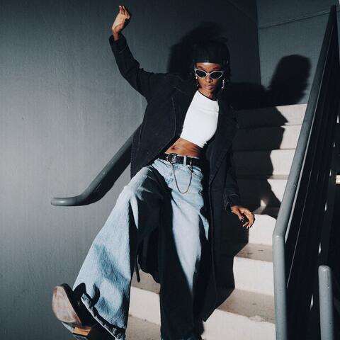 Move feat. H.E.R. album art