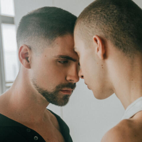 Aquí Hay Algo album art