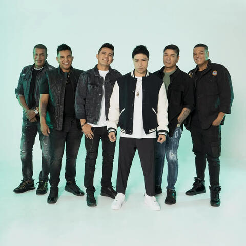 Los Gigantes En Vivo album art