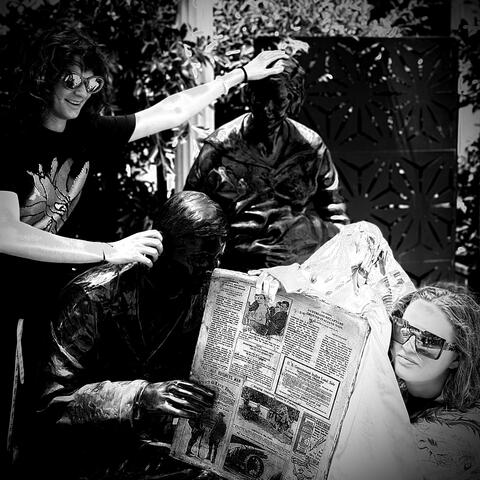 Xxhe & mot.physics improv movements in the kitchen .. . . . album art