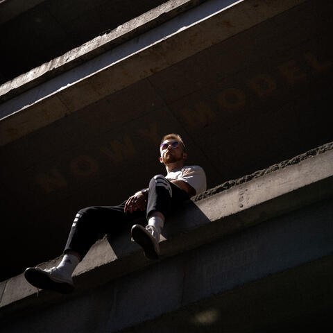 Nowy model album art