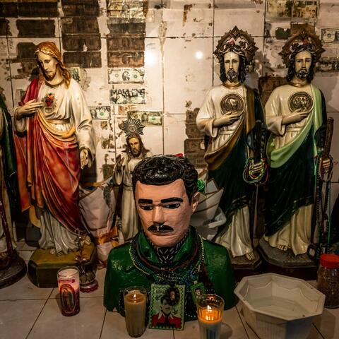 Sali cabron (feat. Johnny music) album art
