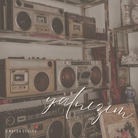 Yalnızım album art