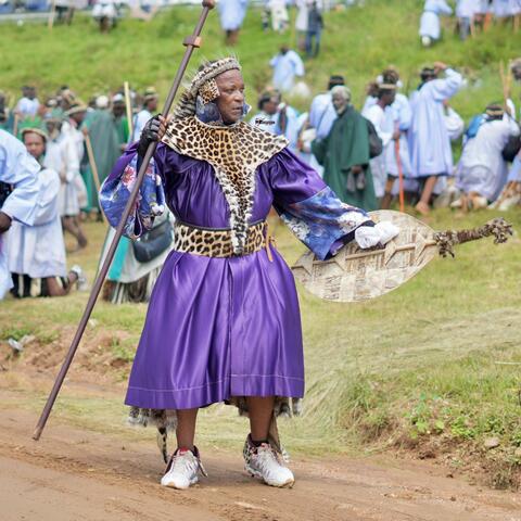 Wena ufanele ukubongwa 2025 album art
