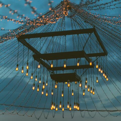 Bajo Las Luces album art