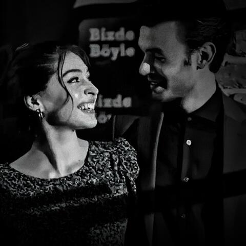 مه به نامت بمرم دلبر جانانه یمه album art