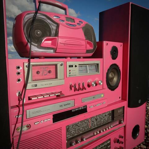 love radiatezz album art