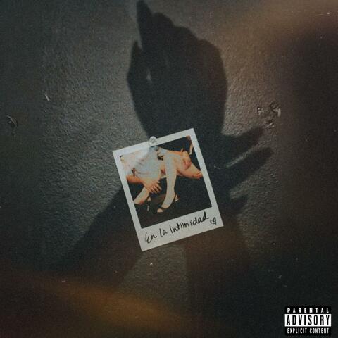 En la intimidad album art
