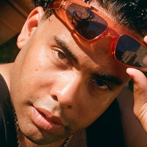 Looks Good On U EP album art