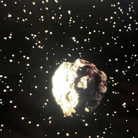 HOWLING MOONS ep album art