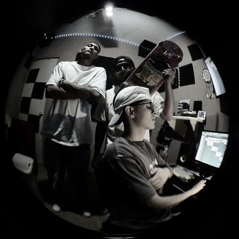 CYPHER: TRIPLE H (feat. Gustavo Martínez & Crew Gangsta) album art