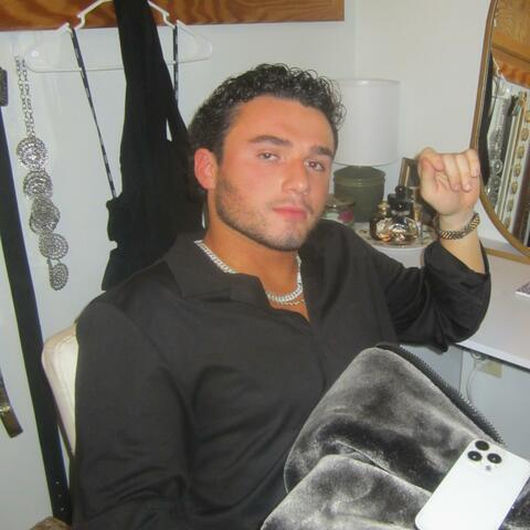 LUV NOmore album art