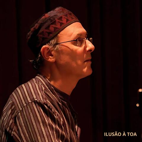 Ilusão À Toa album art