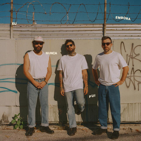 Eu Nunca Fui Embora (Deluxe) album art