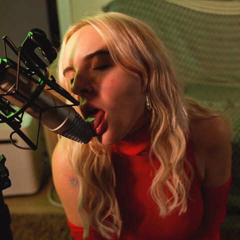 ASMR Elsa Licking & Kisses Mics album art