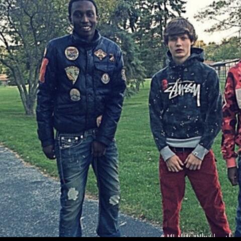 Below Me ! album art