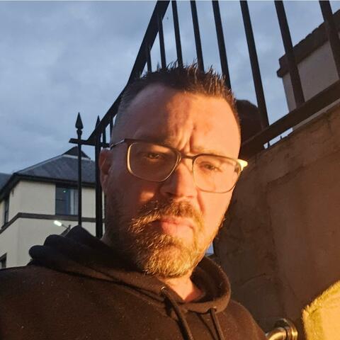 Eminem's back (lost it) album art