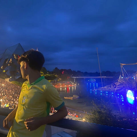 Montre moi album art