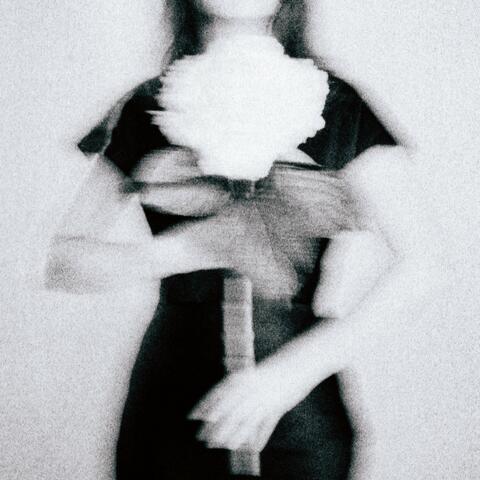 Et mon cœur silencieux (Essential) album art