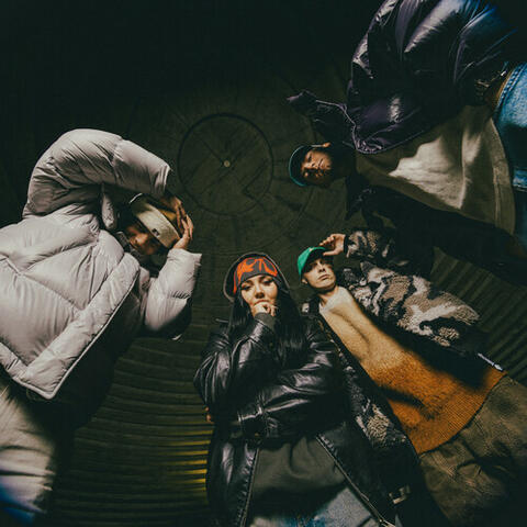 Opp og nikke album art