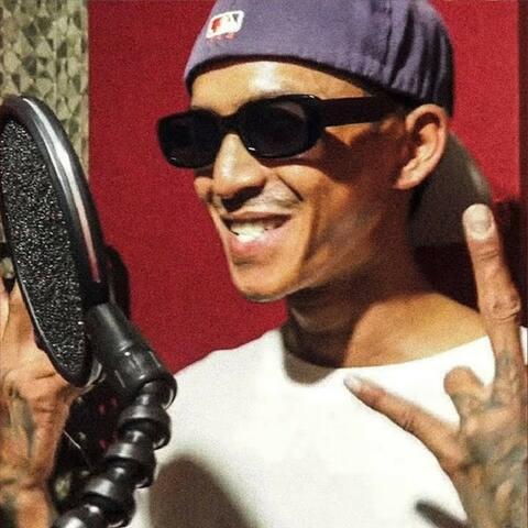 Chén Cơm Gia Đình album art