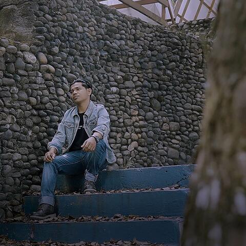 KEMBALI KELUMPUR HINA album art