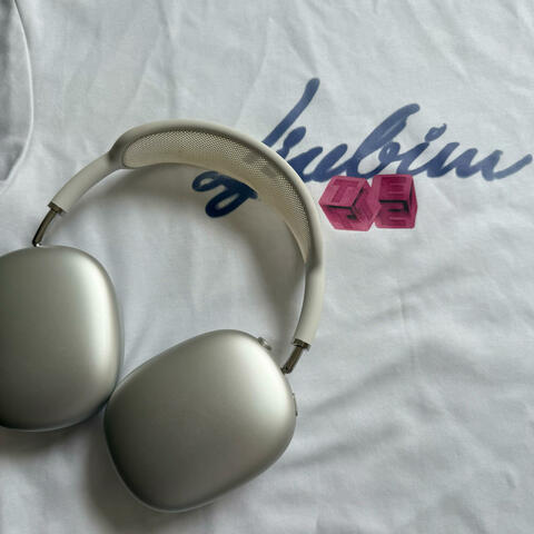 Ljubim te album art