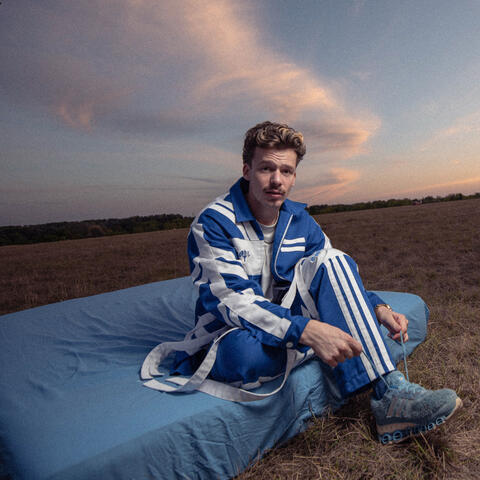 Melegítő album art