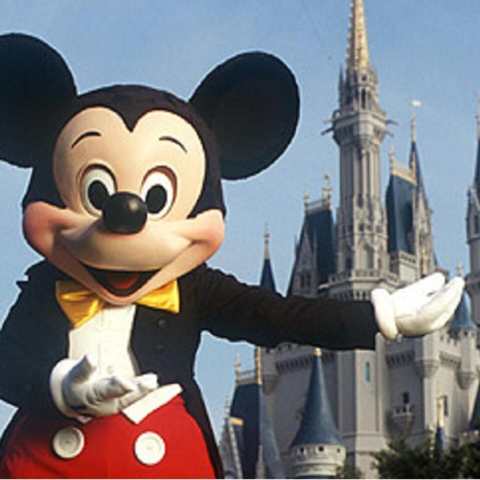 Диснейленд песня. Микки Маус Диснейленд. Диснейленд в в МАЙНКРАФТЕ И Микки Маус. Disney Videos. Mickey Mouse on Travel.