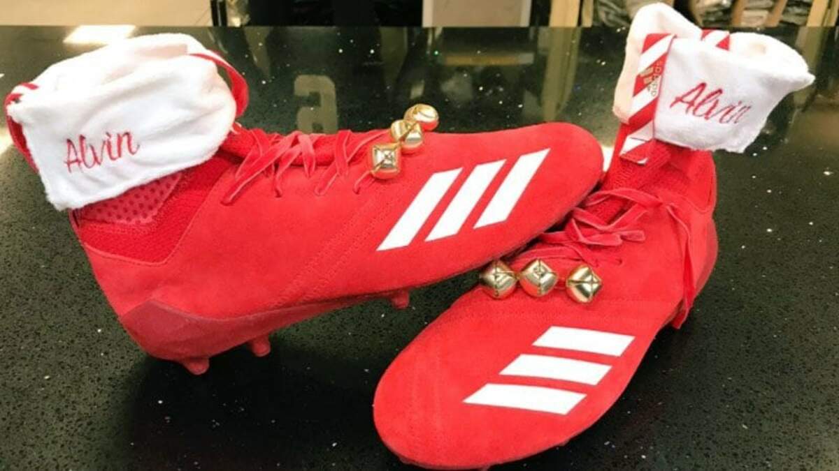 NFL fines Alvin Kamara for Christmas-themed cleats on Christmas