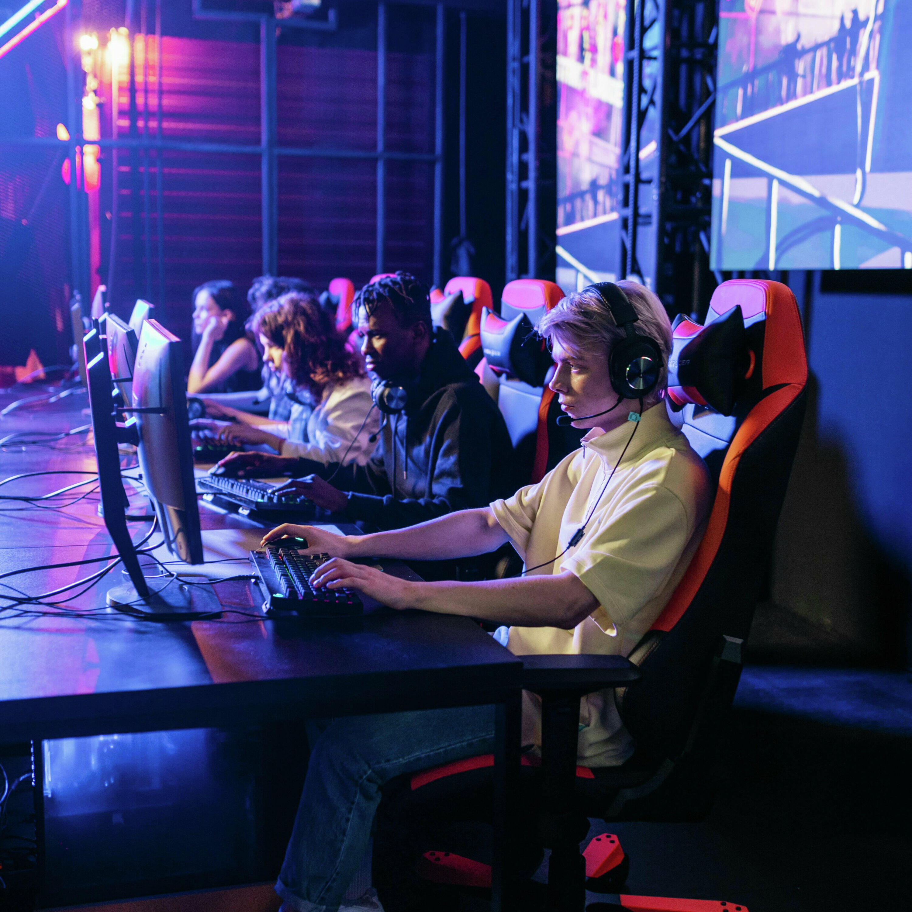Schools in Quebec are banning phones but embracing e-sports… Does this send mixed signals?