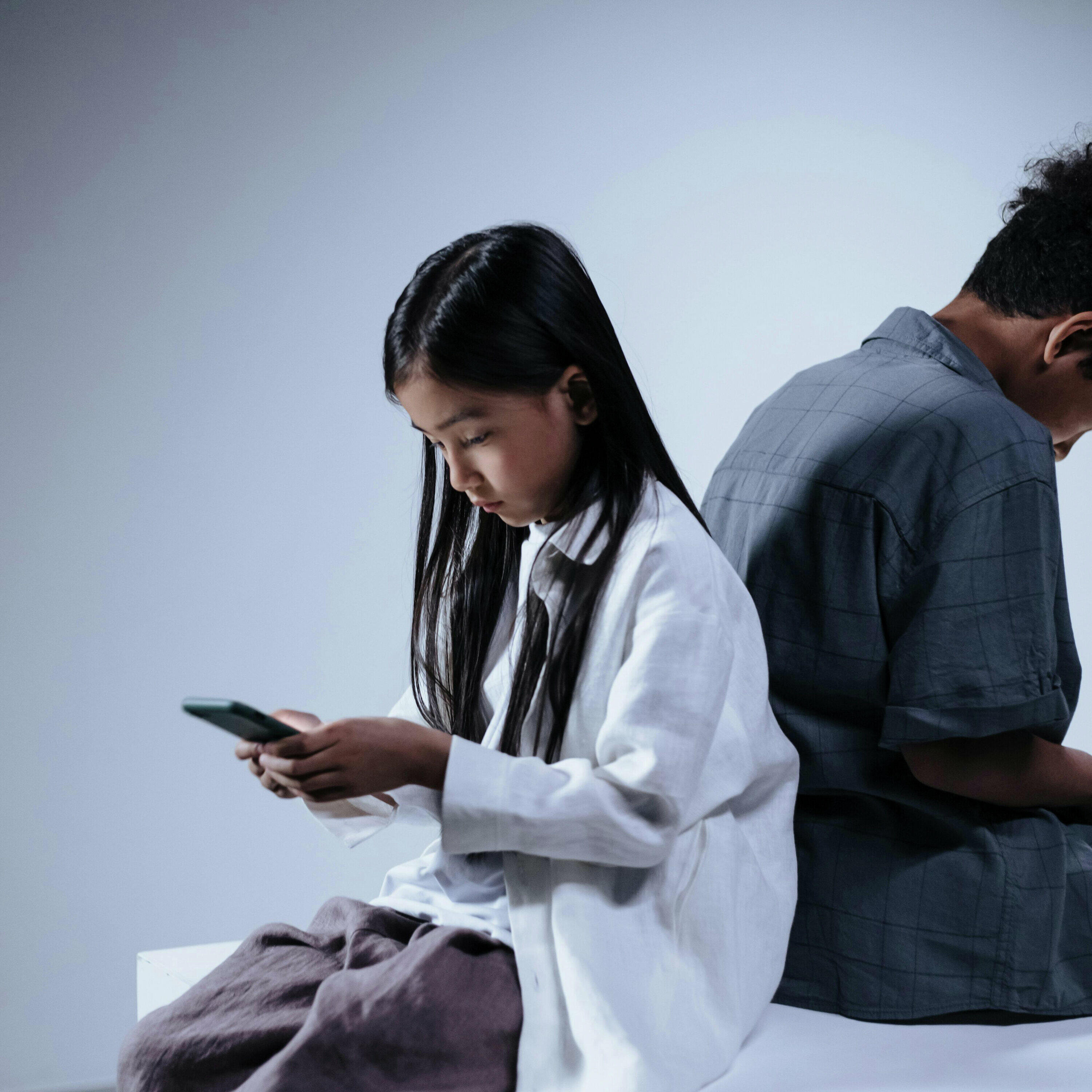New study shows smartphones are lowering focus, responsibility, and social skills in young people