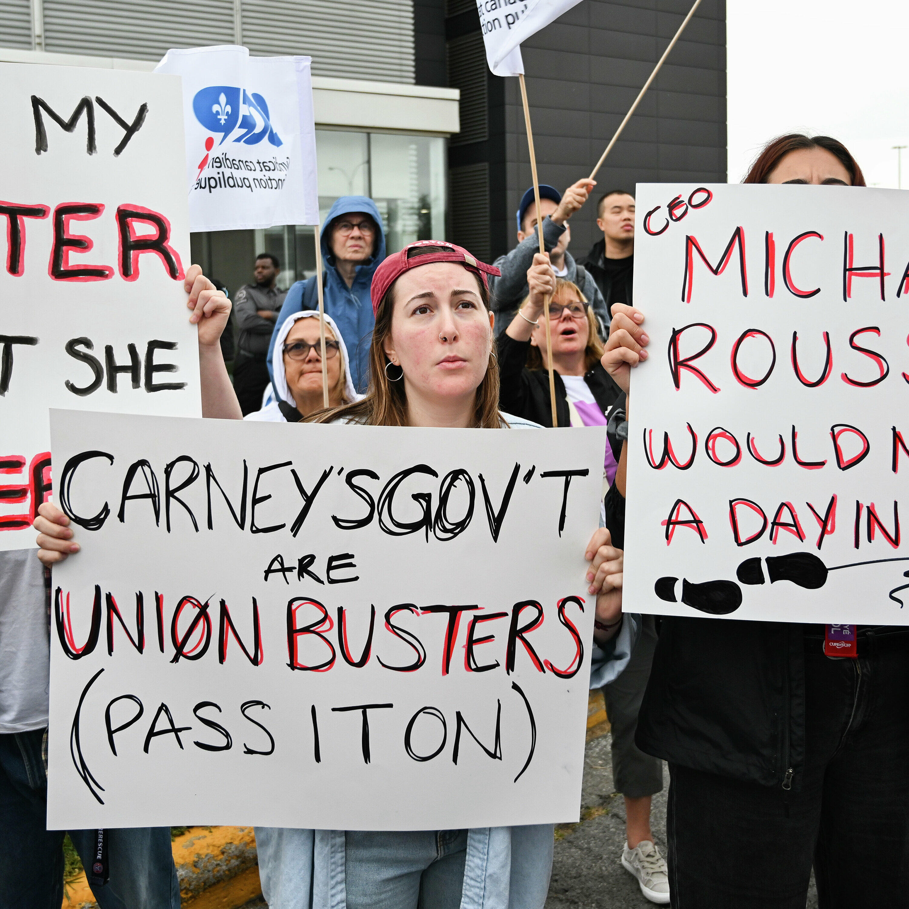 Labour unions across the country are united behind Air Canada's flight attendants