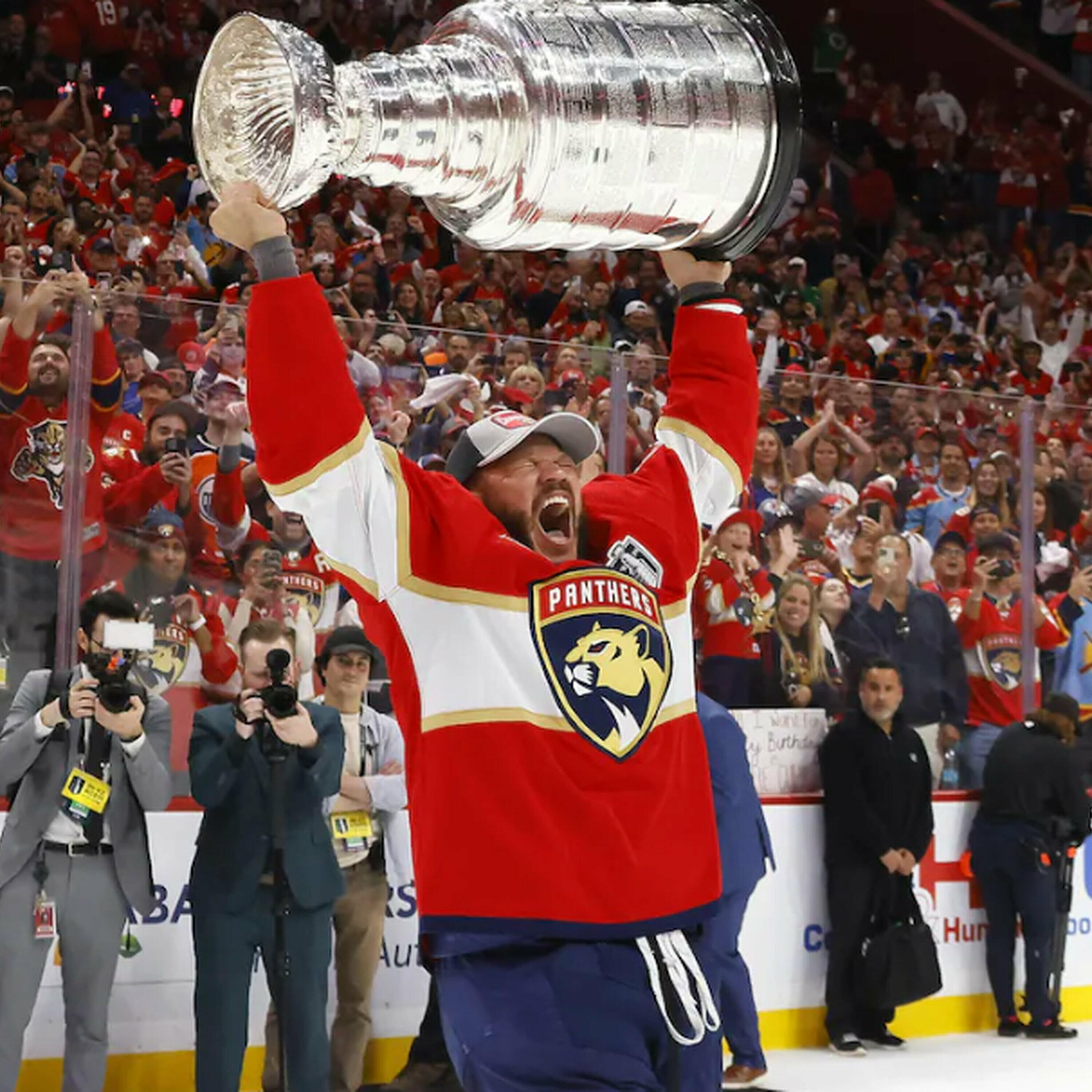 Sylvain Lefebvre amène la Coupe Stanley à Sherbrooke !