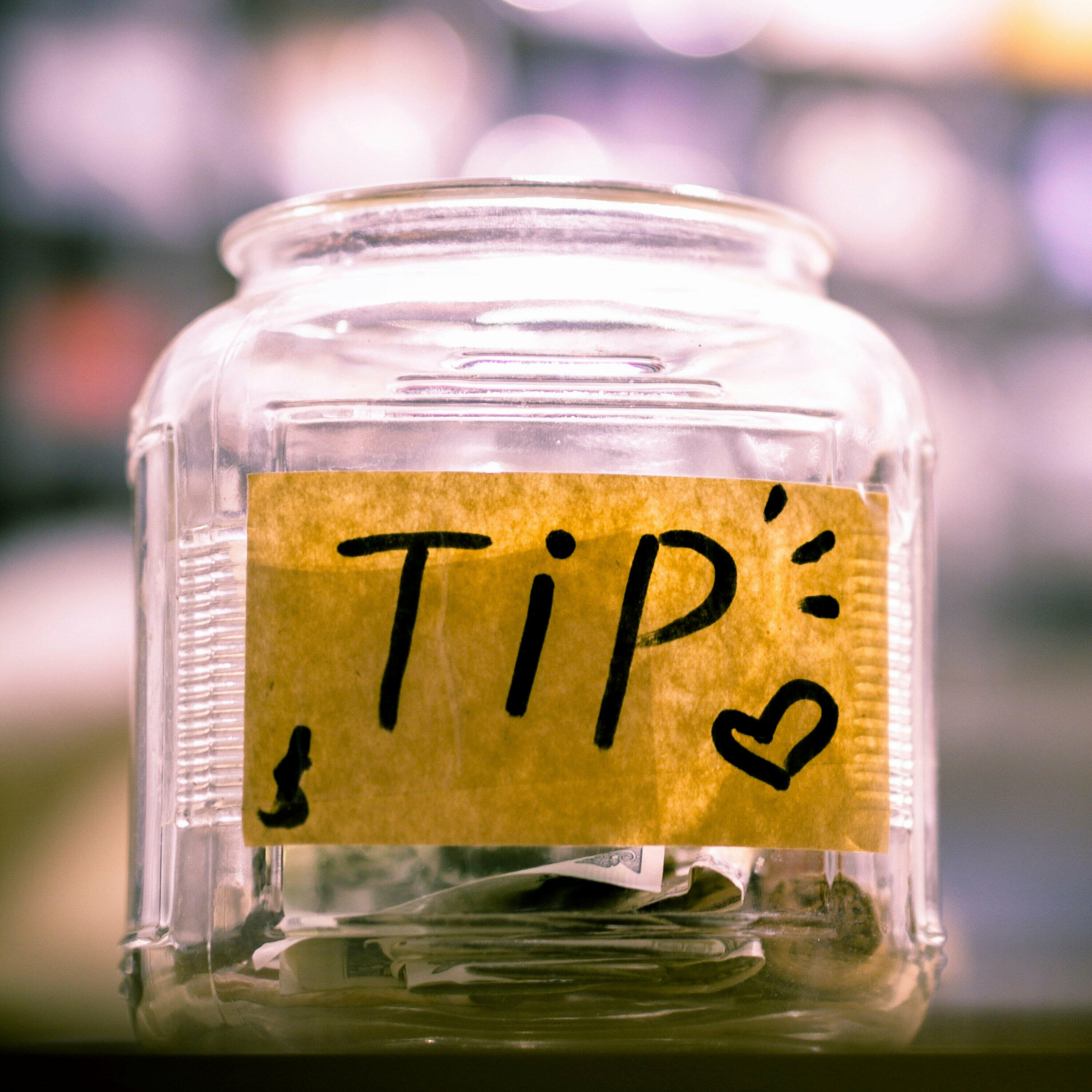 How Much Tip Do You Leave When Dining Out