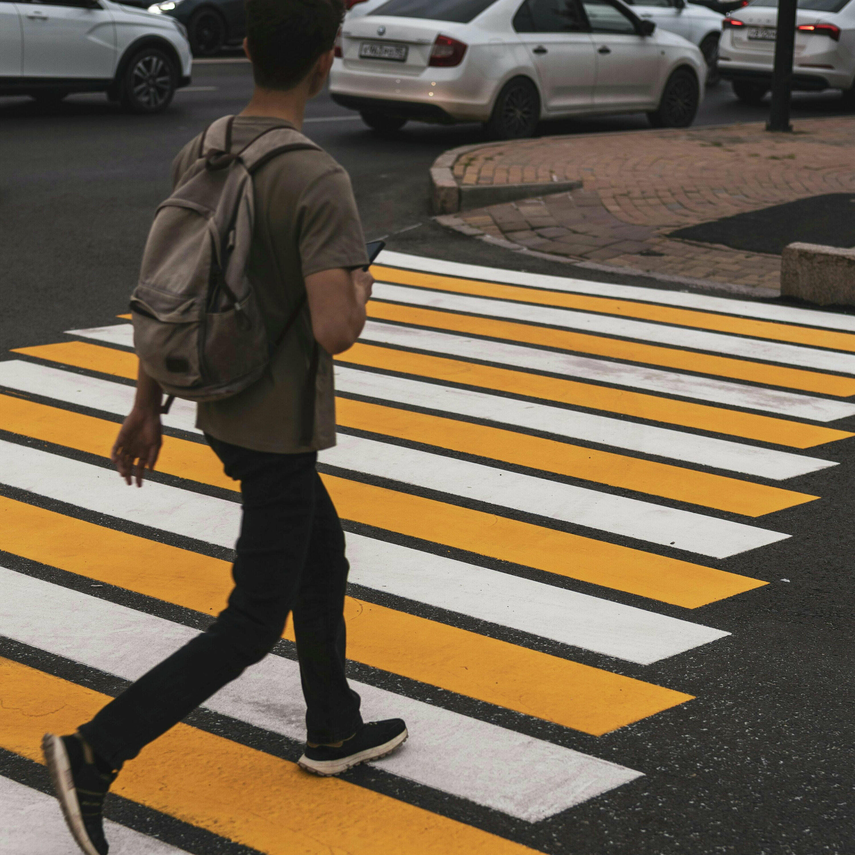 Closing down streets near schools is the best way to keep children safe, says parent.