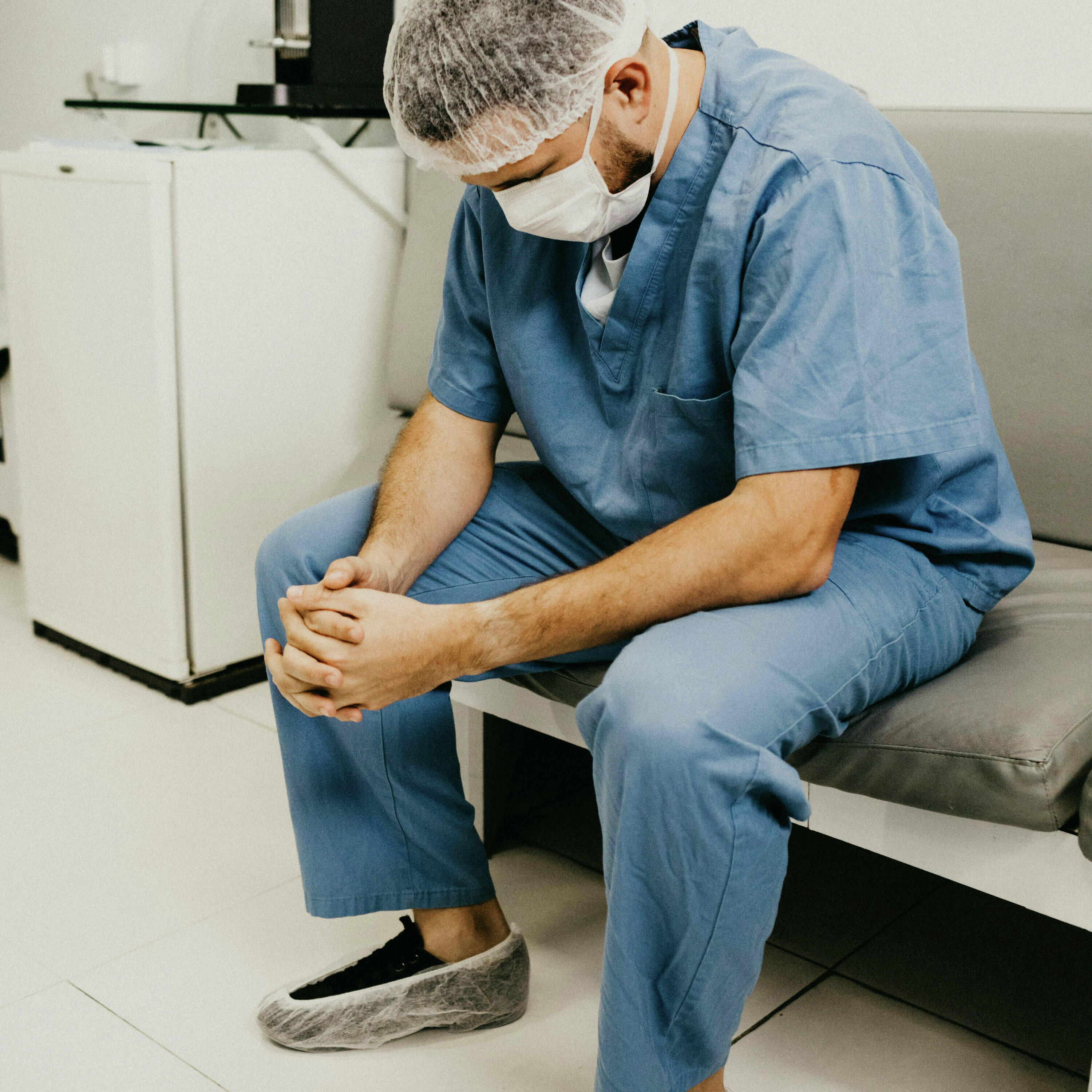 One Quebec doctor launches a podcast to address lack of support for healthcare workers’ mental health